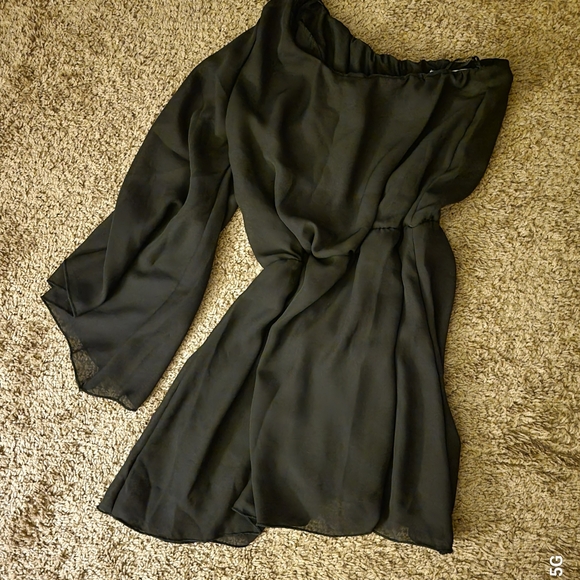 Off the Shoulder Top by TRAMP size L - Picture 2 of 8